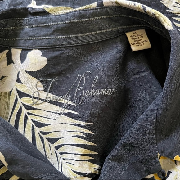 Tommy Bahama Hawaiian 100% Silk Shirt Size XL - Picture 7 of 9